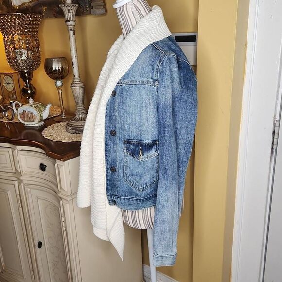 Abercrombie & Fitch denim jean jacket women's size Small - Picture 2 of 3